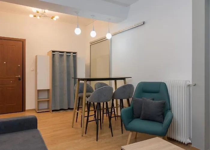 Fully Renovated 1 Bedroom Condo