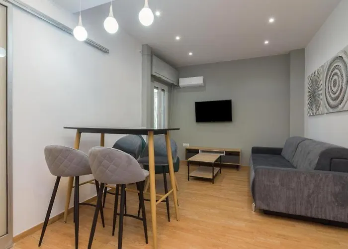 Fully Renovated 1 Bedroom Condo