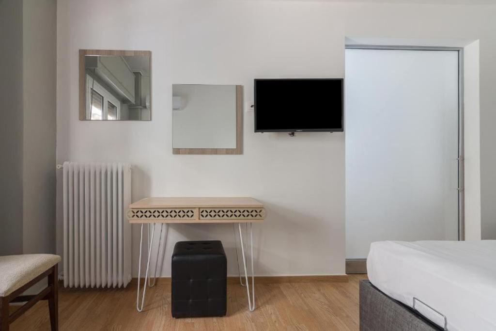 Fully Renovated 1 Bedroom Apartment
