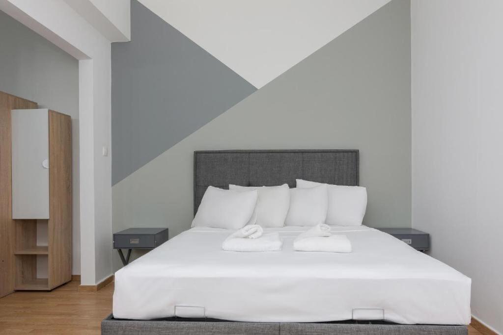 Fully Renovated 1 Bedroom Apartment