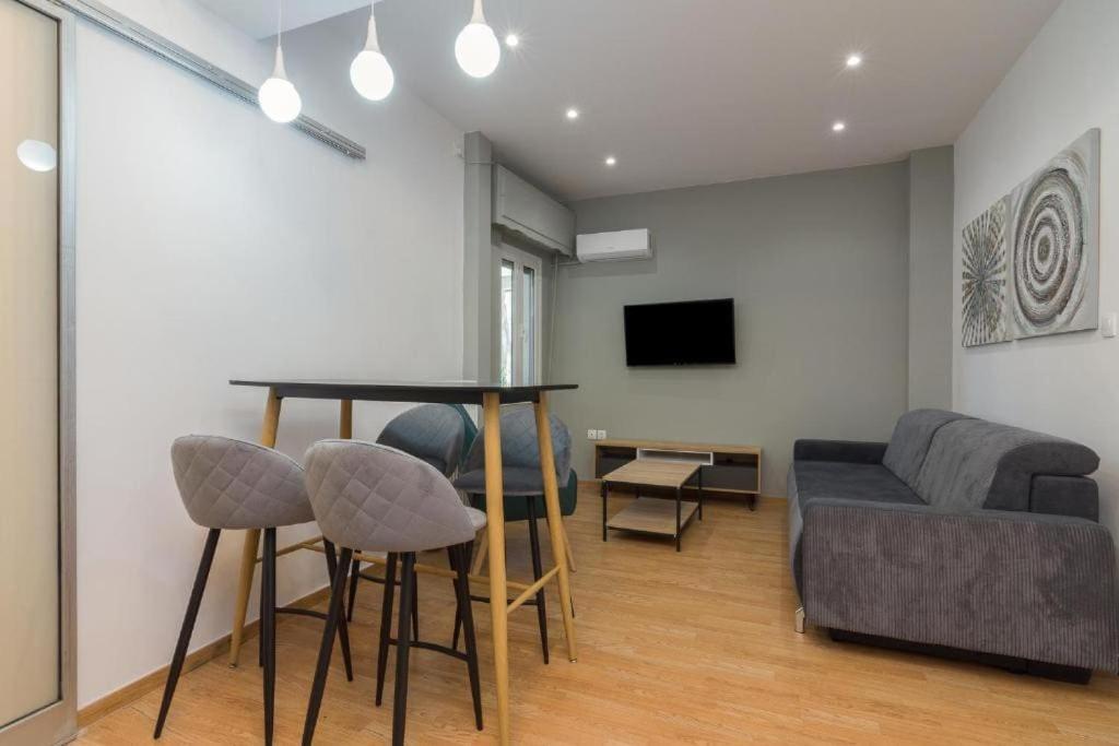 Fully Renovated 1 Bedroom Apartment Athens
